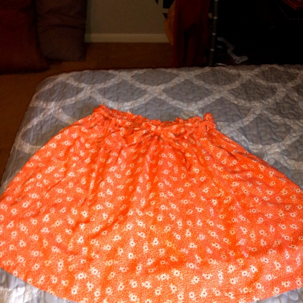 Floral skirt with pockets and belt